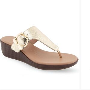 Aerosoles Izola Wedge Sandal soft gold
